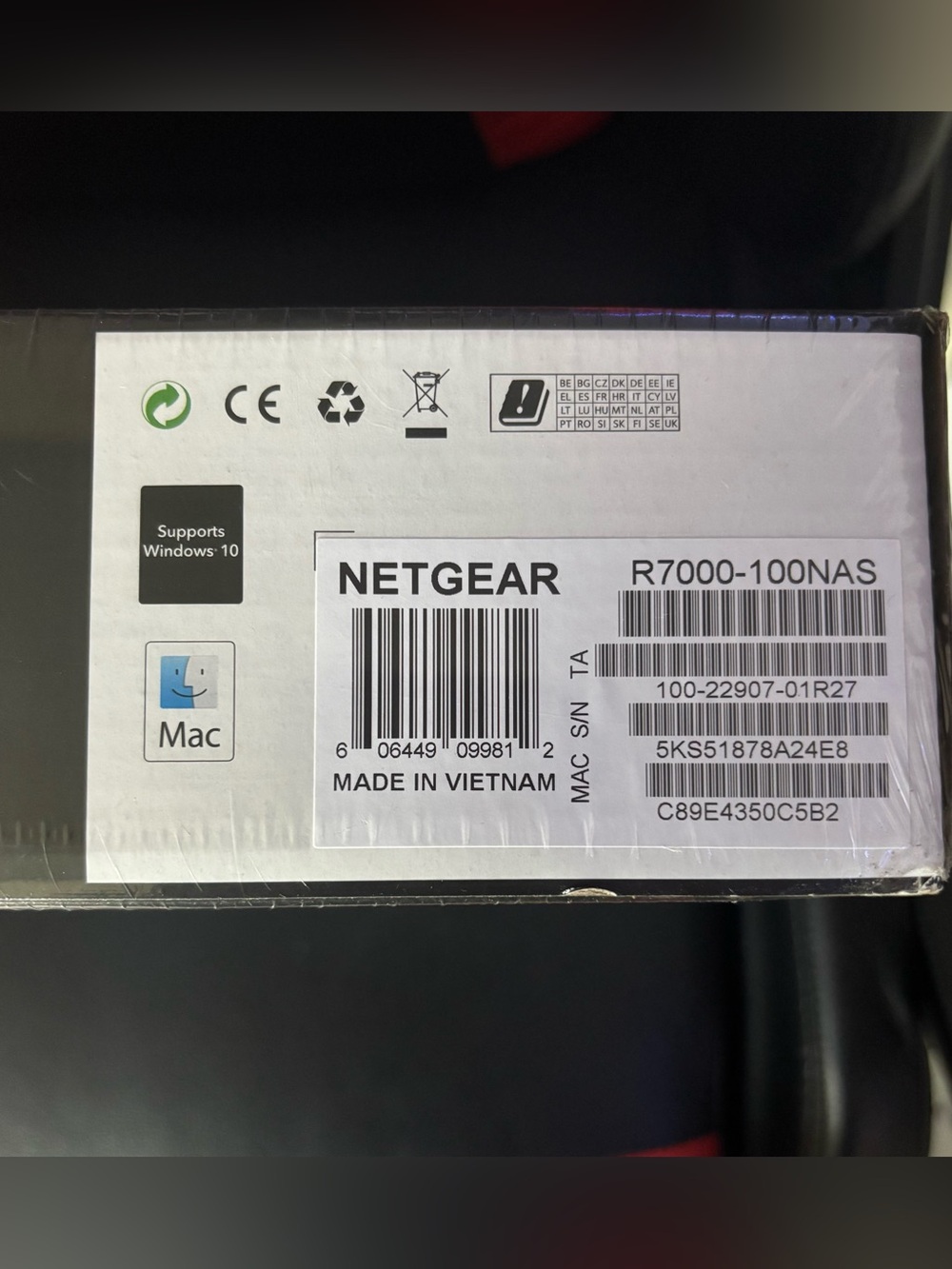 NETGEAR Nighthawk AC1900 Smart WiFi Router (Model R7000) - Picture 2 of 9
